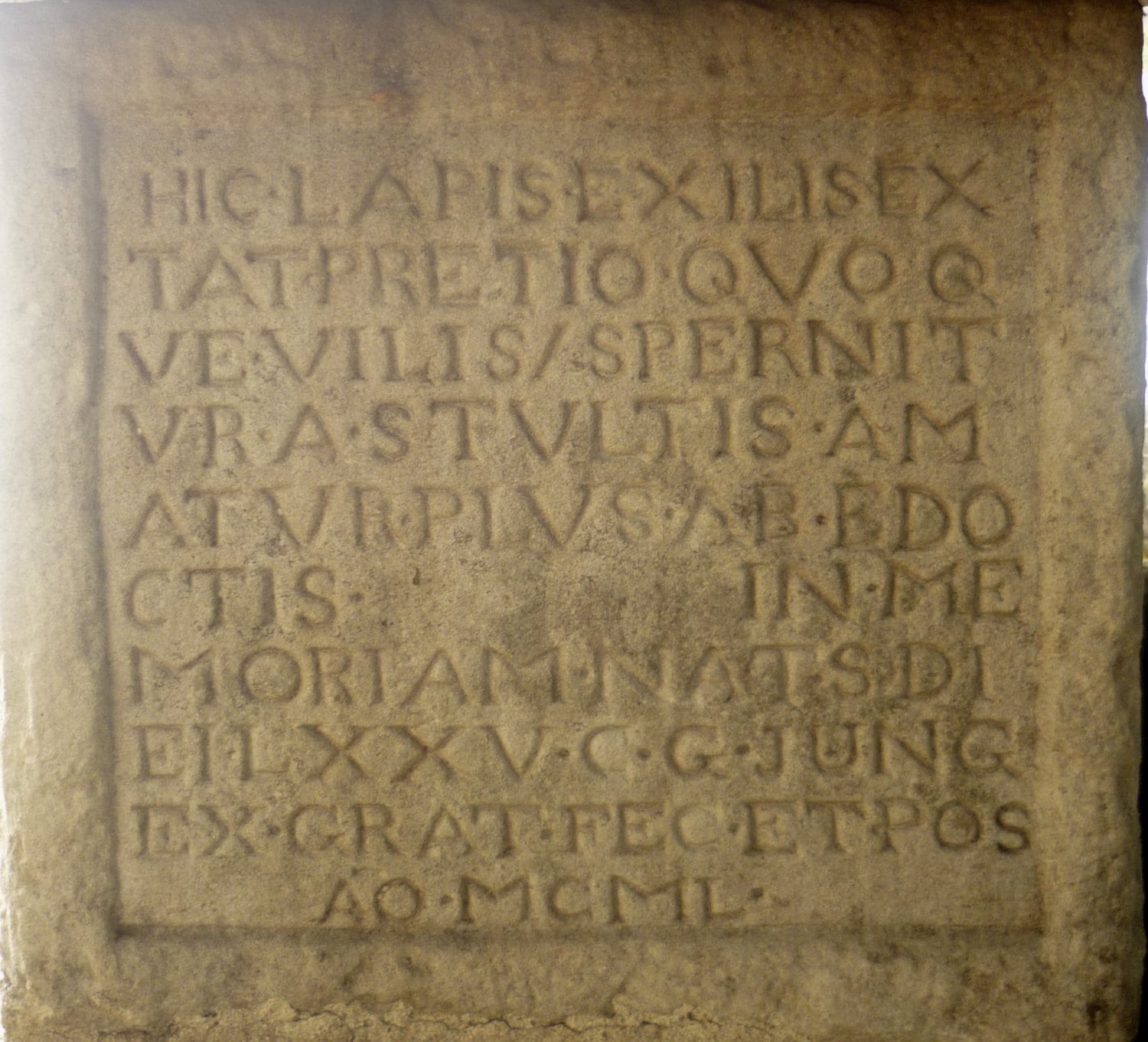 Inscripción de la piedra de Bollingen