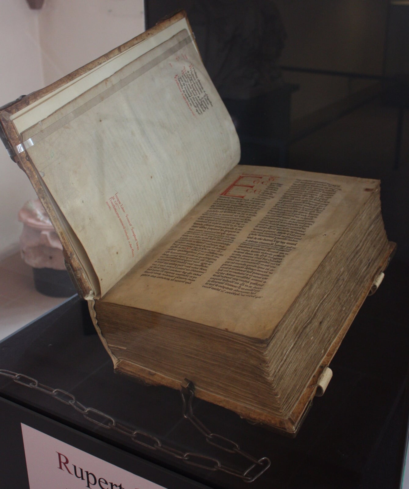 El Riesencodex expuesto en el monasterio de Eberbach (2013)