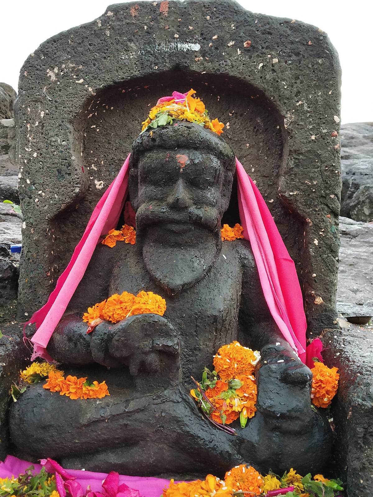Estatua moderna de Kapila Muni en Nashik