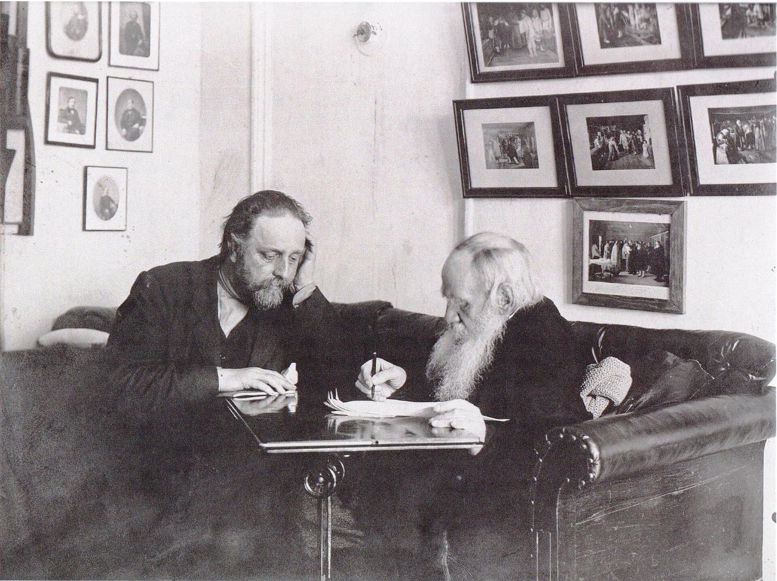 Tolstói y Vladímir Chertkov (1909)