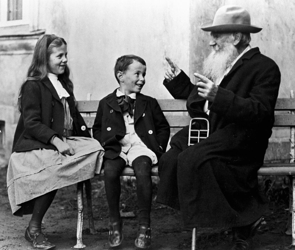 Tolstói cuenta un cuento a sus nietos (1909–1910)