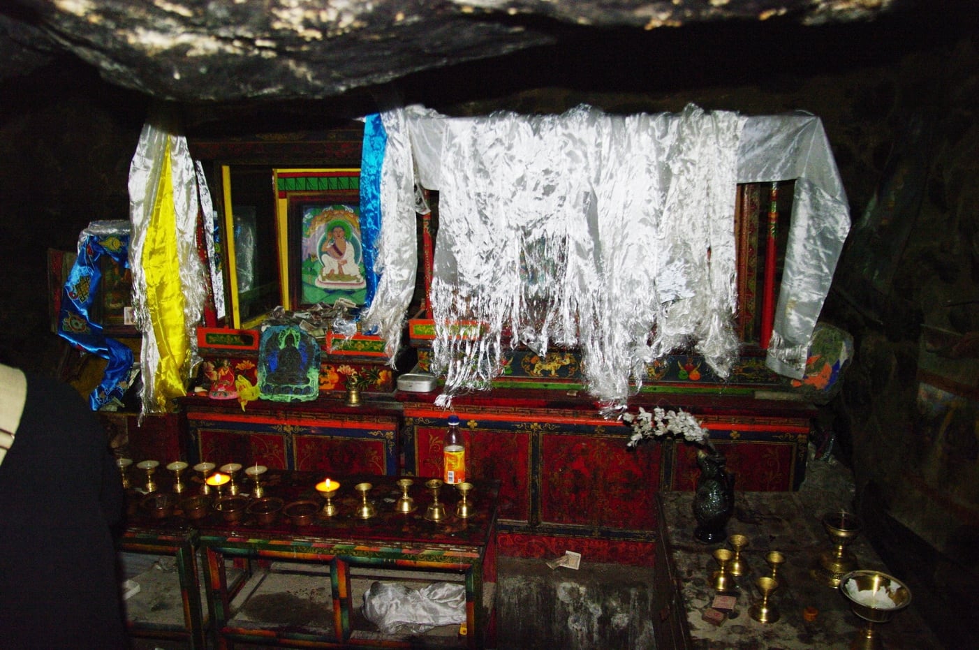 Interior de la cueva de Milarepa cerca de Nyalam, 2010