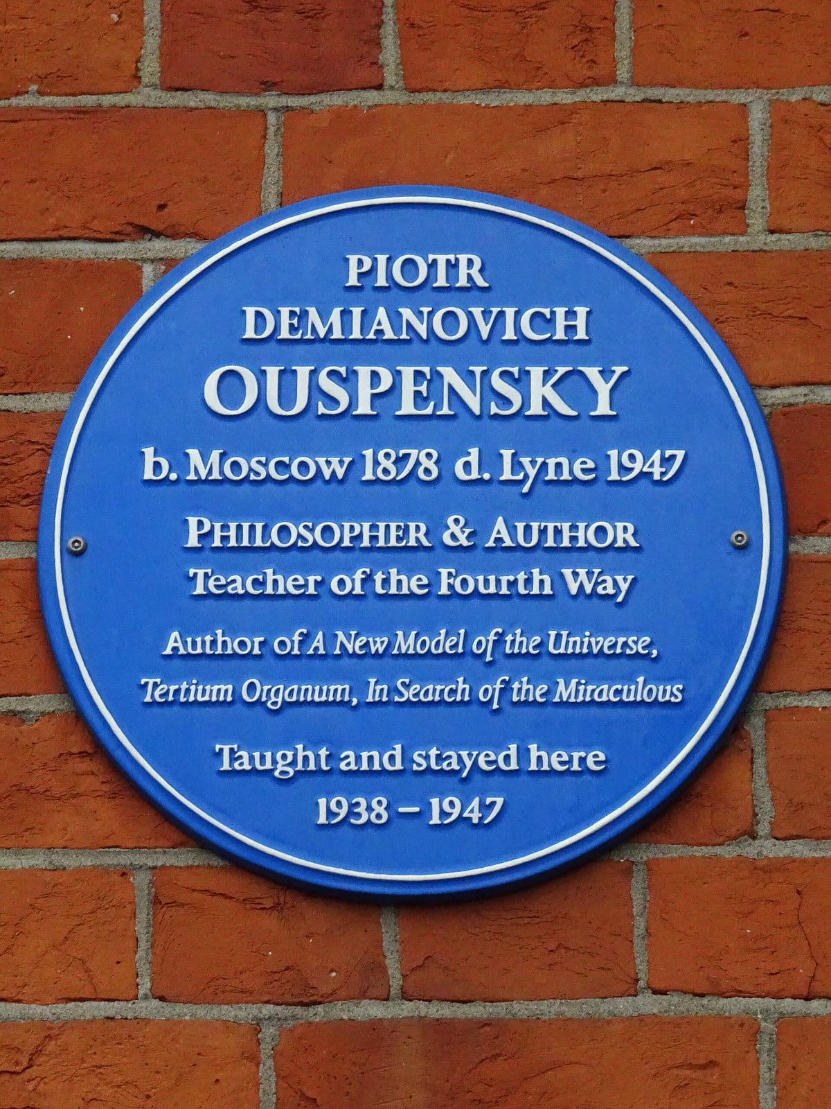 Placa azul de P. D. Ouspensky en Colet House