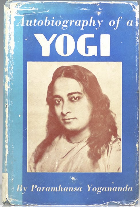 Cubierta de la primera edición de Autobiography of a Yogi (1946)