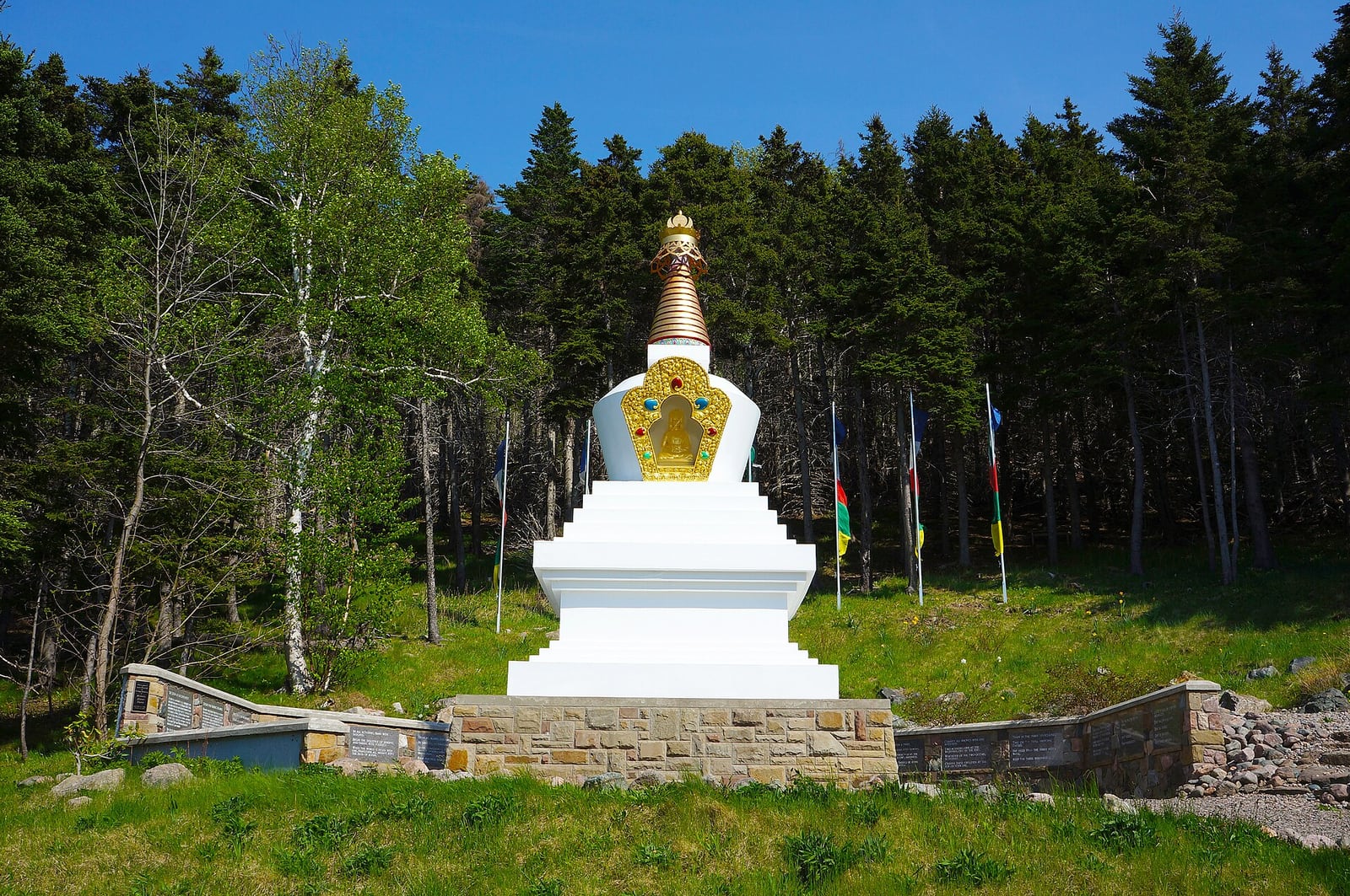 Estupa de la Iluminación, Gampo Abbey