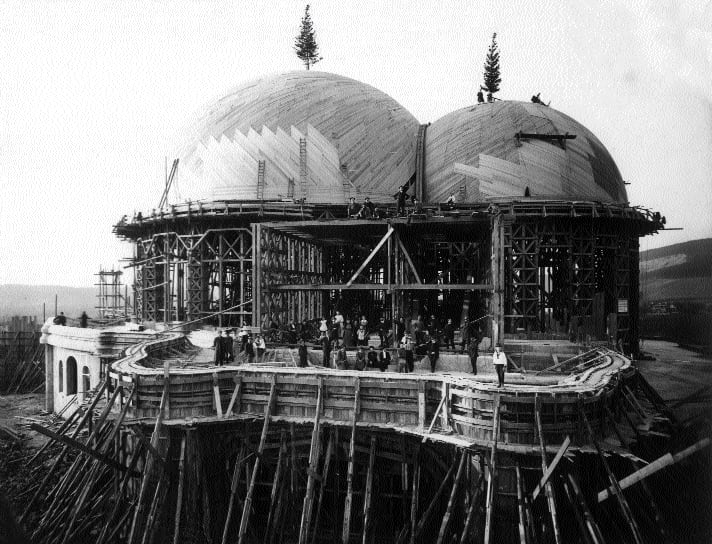 El primer Goetheanum en construcción