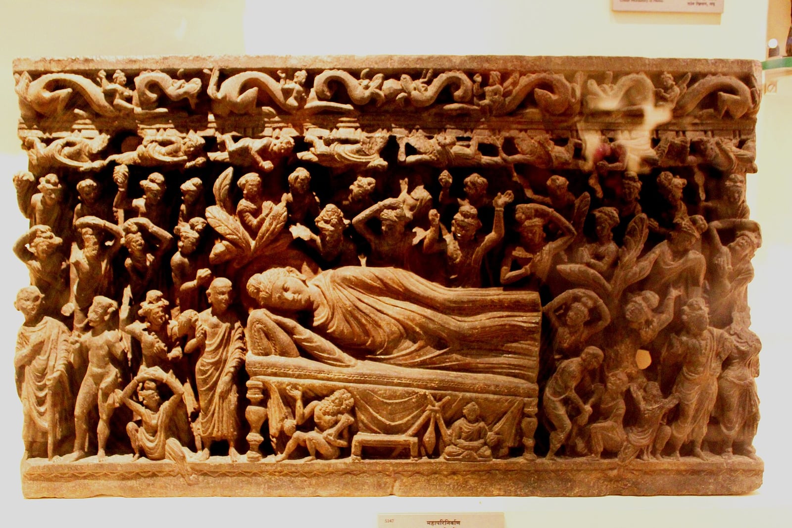 El parinirvana, relieve de Loriyan Tangai