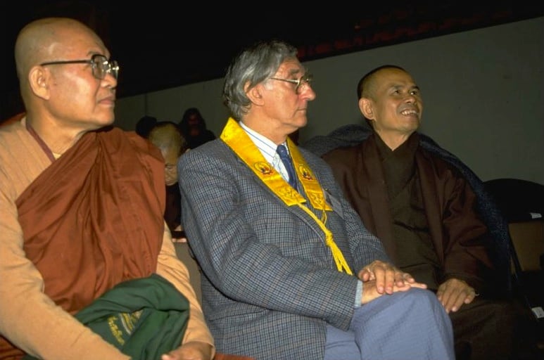 Rewata Dhamma, Sangharakshita y Thich Nhat Hanh, Berlín, 1992
