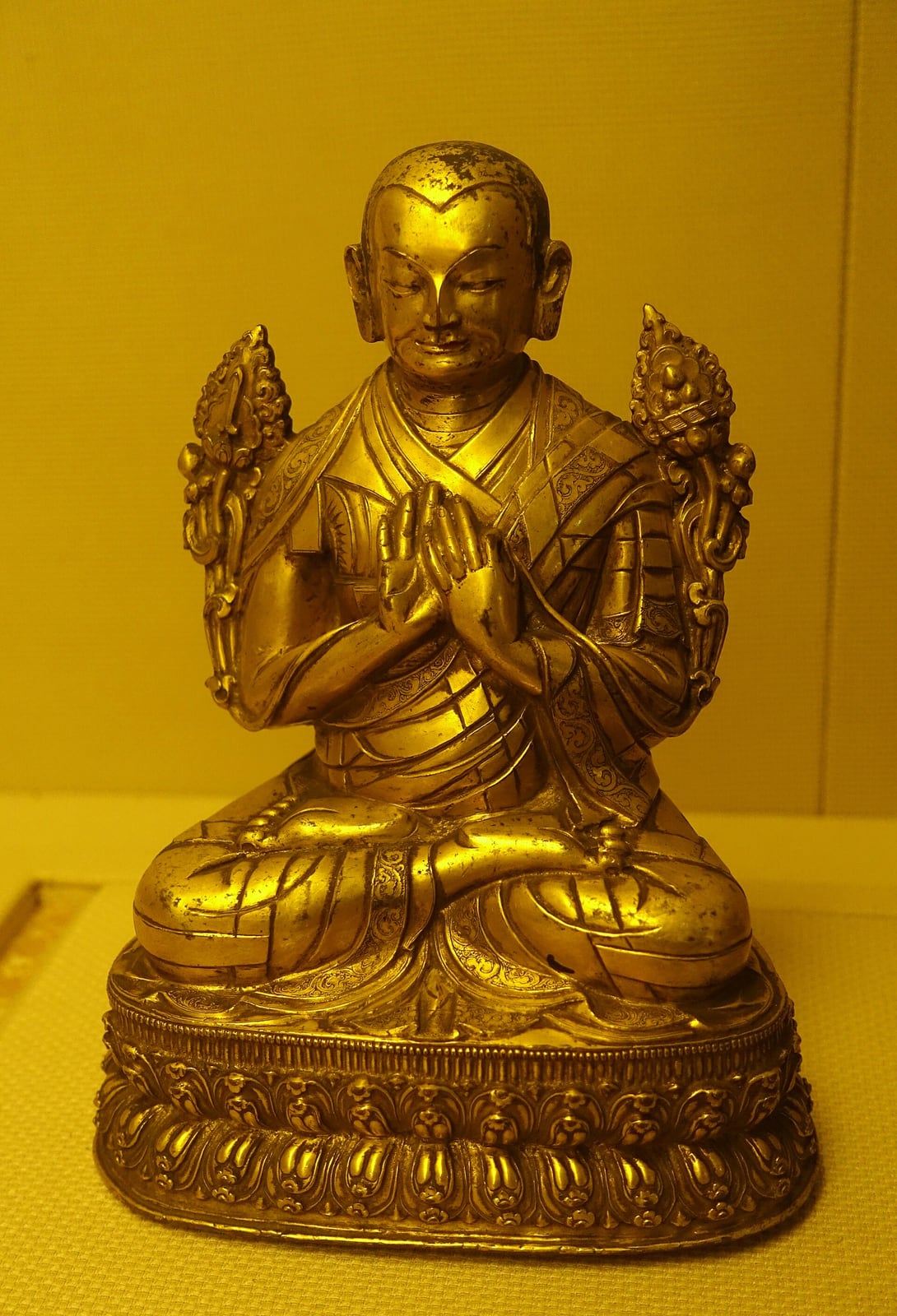 Tsongkhapa, cobre dorado, Tíbet, época Ming (Museo Provincial de Sichuan)