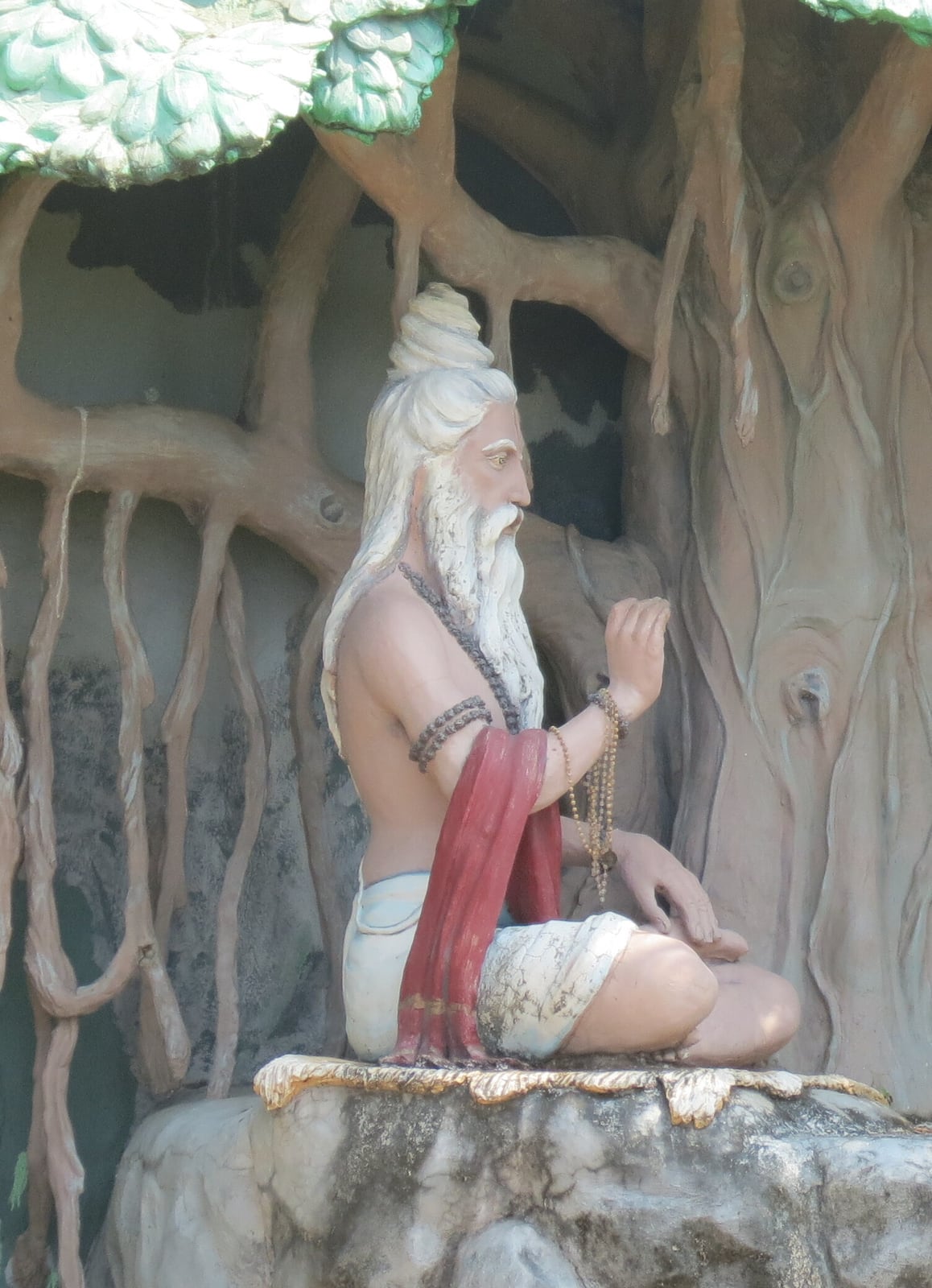 Escultura de Vyāsa en Murudeshwar